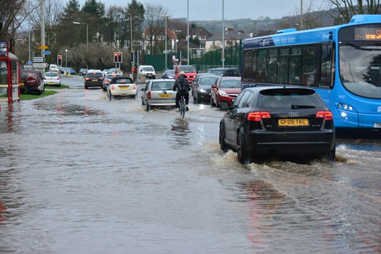 road_flood_bus